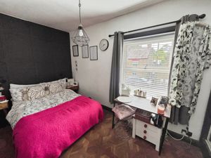 Bedroom - click for photo gallery